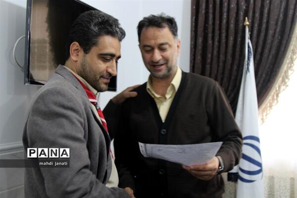 دیدار صمیمی مجامع سازمان دانش‌آموزی استان قم با مدیرکل آموزش و پرورش