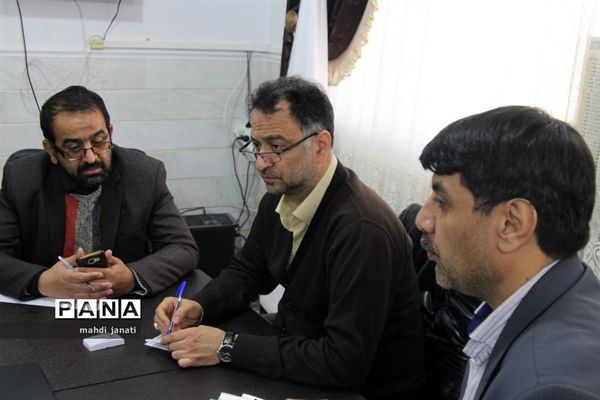 دیدار صمیمی مجامع سازمان دانش‌آموزی استان قم با مدیرکل آموزش و پرورش