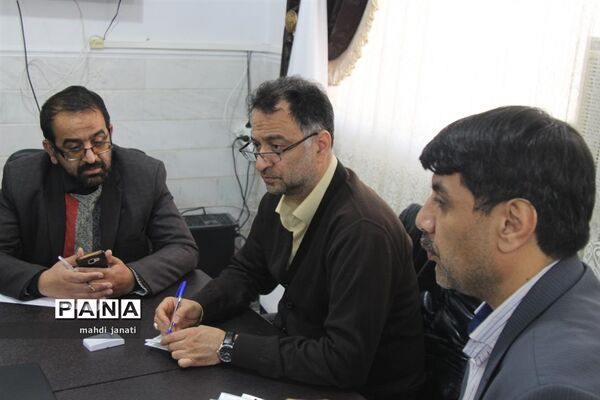 دیدار صمیمی مجامع سازمان دانش‌آموزی استان قم با مدیرکل آموزش و پرورش