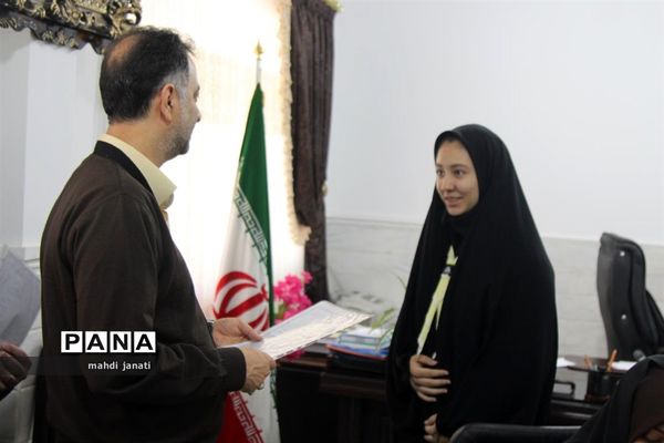 دیدار صمیمی مجامع سازمان دانش‌آموزی استان قم با مدیرکل آموزش و پرورش