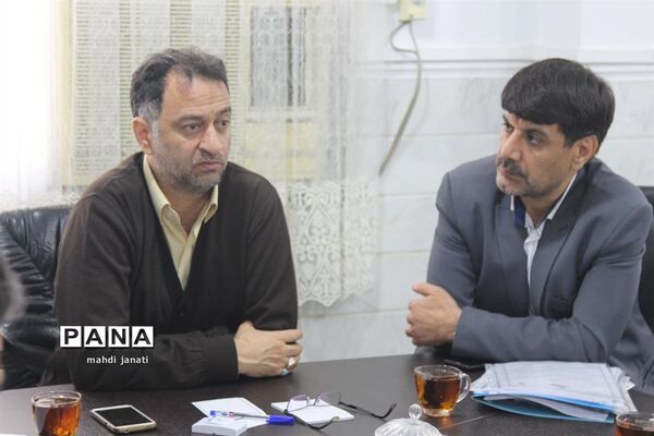 دیدار صمیمی مجامع سازمان دانش‌آموزی استان قم با مدیرکل آموزش و پرورش