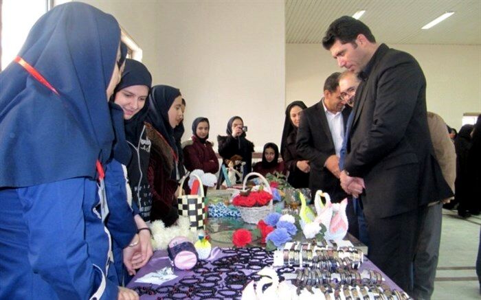 افتتاح بازارچه کار و فناوری دانش آموزی زینب کبری (س)