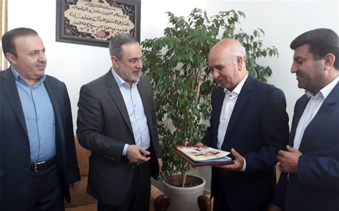 دیدار با خانواده شهید فرهنگی، آخرین برنامه سفر دوروزه وزیر آموزش و پرورش به ایلام