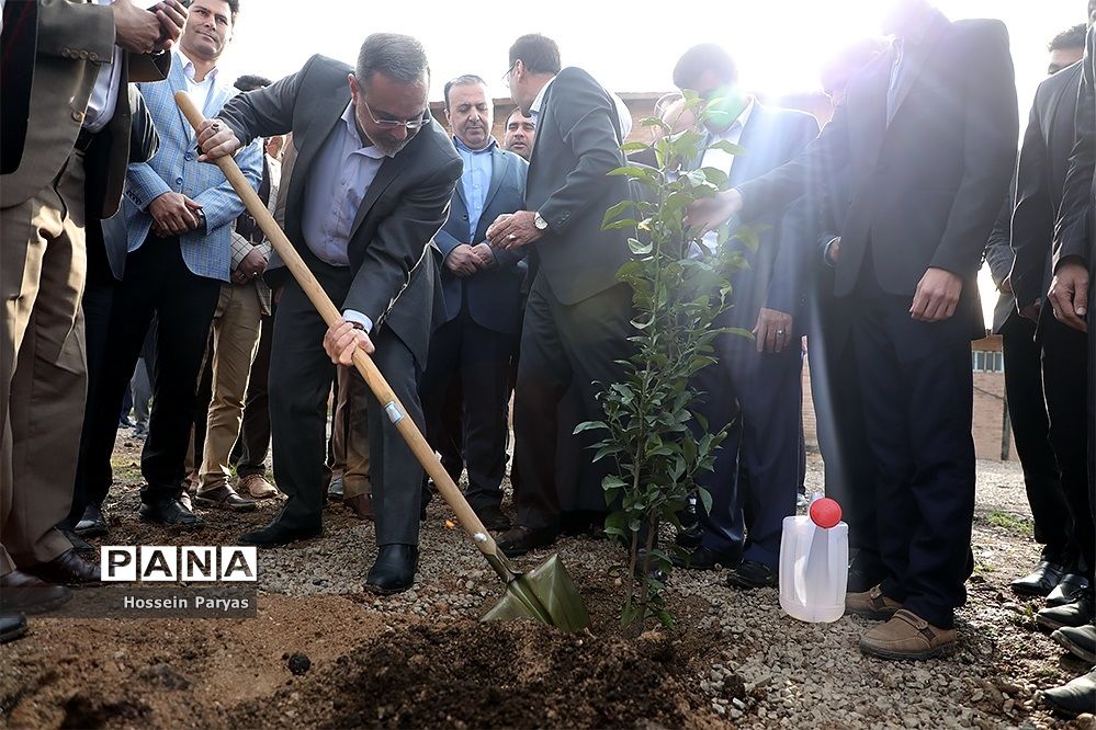 دومین روز سفر وزیر آموزش و پرورش به ایلام