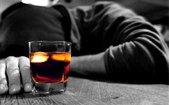 مصرف مشروبات الکلی تقلبی در اهر 28 نفر را مسموم کرد