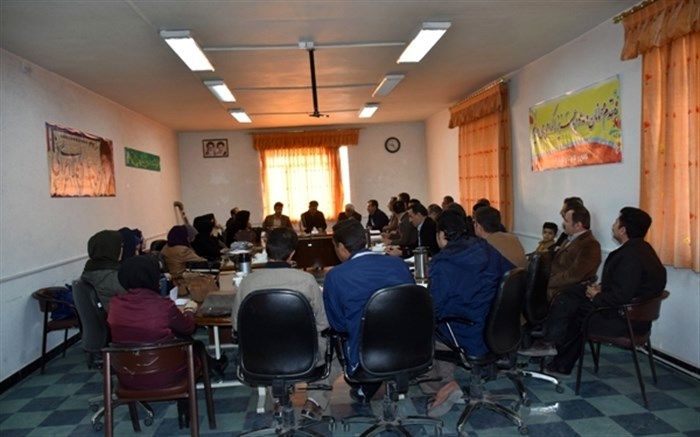 شورای مدیران مستقل ابتدایی و راهبران آموزشی -تربیتی  آموزش و پرورش دیواندره برگزار شد