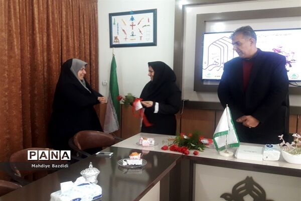 مراسم تجلیل از بانوان شاغل درسازمان دانش آموزی خراسان جنوبی