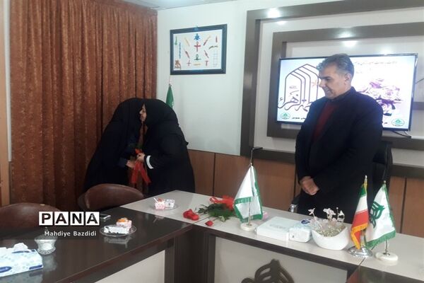 مراسم تجلیل از بانوان شاغل درسازمان دانش آموزی خراسان جنوبی