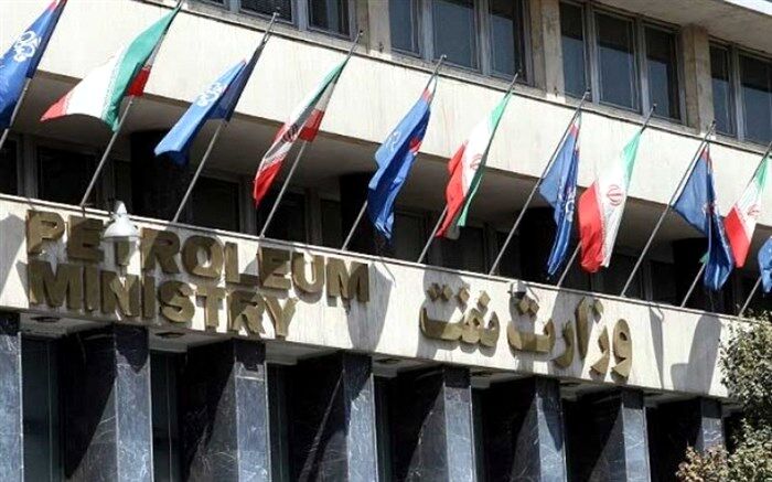 وزارت نفت: همه به حاضران خط نبرد اقتصادی با آمریکا یاری کنند