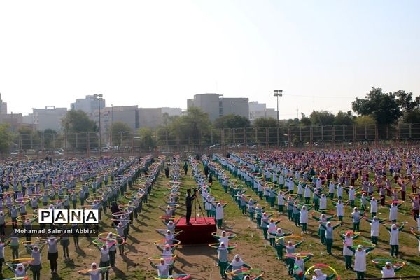 همایش دانش آموزی ۳۰۰۰نفری همیاران ورزش در ناحیه یک اهواز