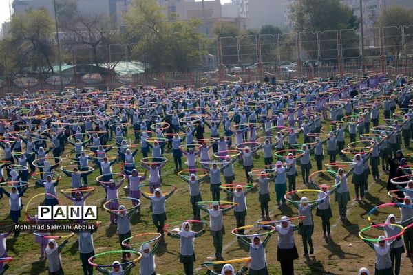 همایش دانش آموزی ۳۰۰۰نفری همیاران ورزش در ناحیه یک اهواز