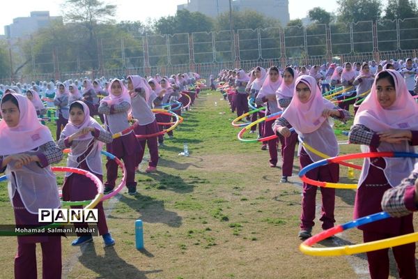همایش دانش آموزی ۳۰۰۰نفری همیاران ورزش در ناحیه یک اهواز