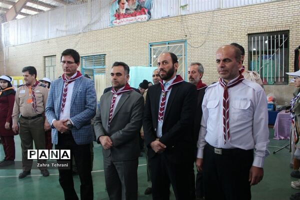 مانور دانش‌آموزی یاوران انقلاب درشهرستان بهارستان