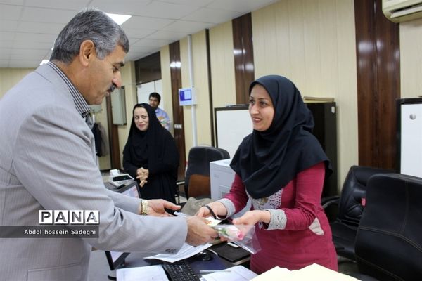 تقدیر از بانوان شاغل در اداره کل آموزش و پرورش استان بوشهر