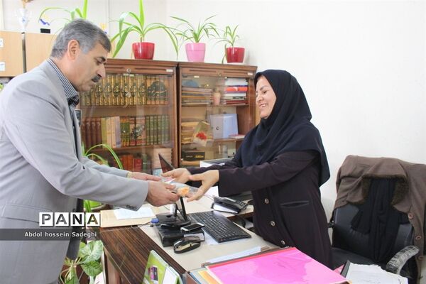 تقدیر از بانوان شاغل در اداره کل آموزش و پرورش استان بوشهر