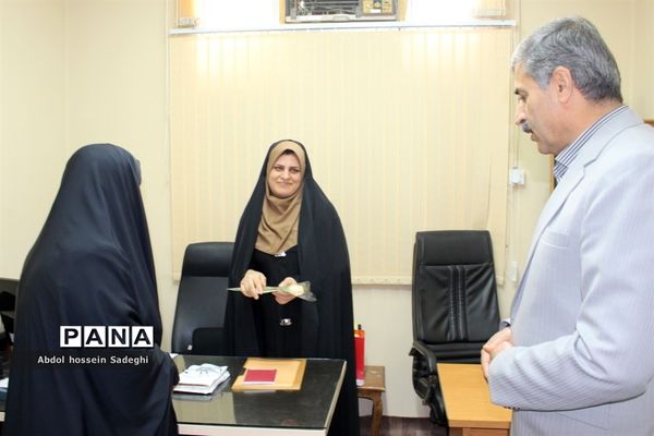تقدیر از بانوان شاغل در اداره کل آموزش و پرورش استان بوشهر