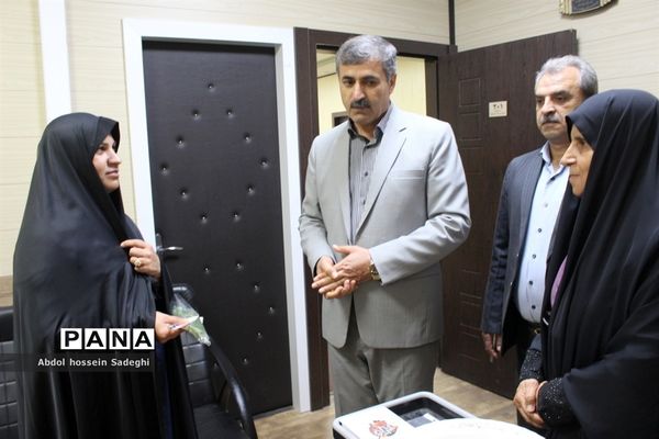 تقدیر از بانوان شاغل در اداره کل آموزش و پرورش استان بوشهر