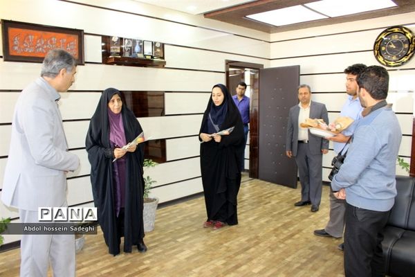 تقدیر از بانوان شاغل در اداره کل آموزش و پرورش استان بوشهر