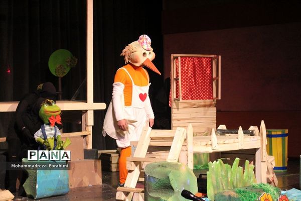 نمایش موزیکال کنسرت قورباغه‌ها