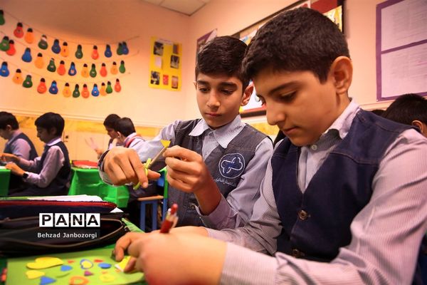 بازدید وزیر آموزش و پرورش از برنامه ویژه مدارس استان البرز