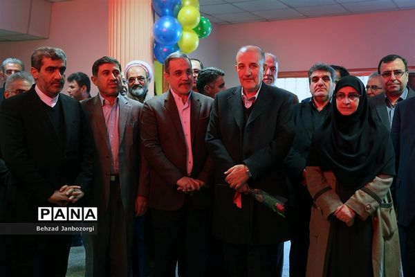 بازدید وزیر آموزش و پرورش از برنامه ویژه مدارس استان البرز