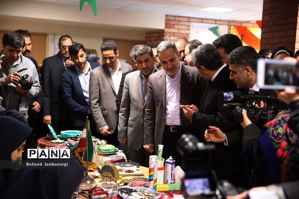 بازدید وزیر آموزش و پرورش از برنامه ویژه مدارس استان البرز
