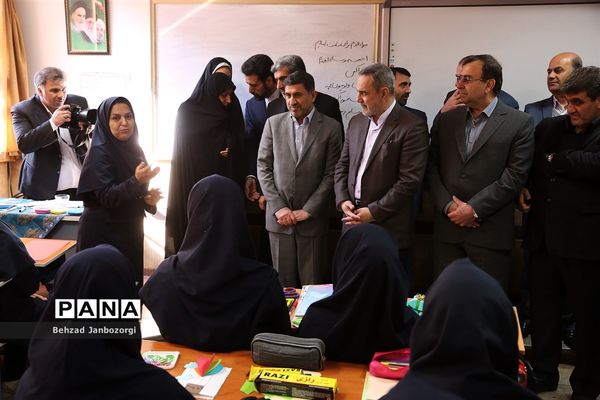 بازدید وزیر آموزش و پرورش از برنامه ویژه مدارس استان البرز