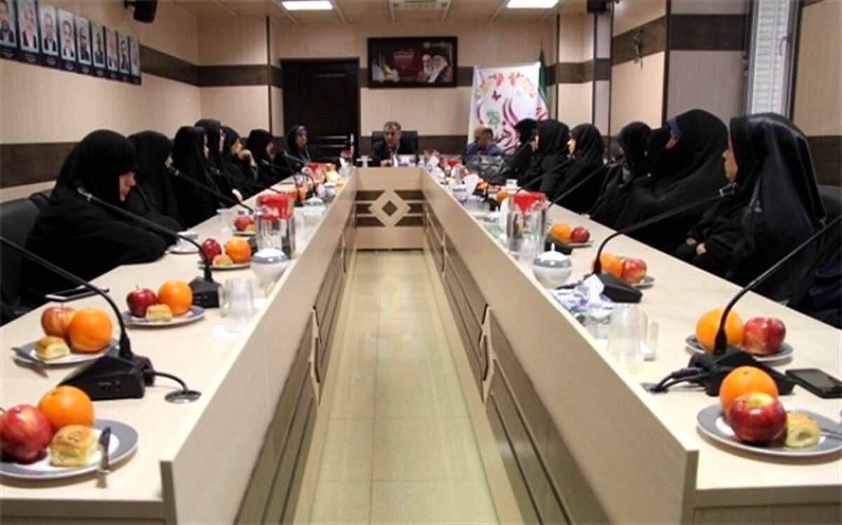تجلیل از بانوان شاغل دستگاه‌های اجرایی  شهرری