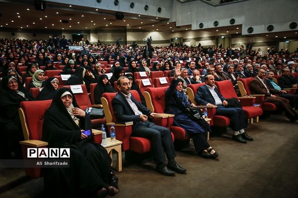 استقبال فرهنگیان از همایش گرامیداشت هفته تربیت اسلامی