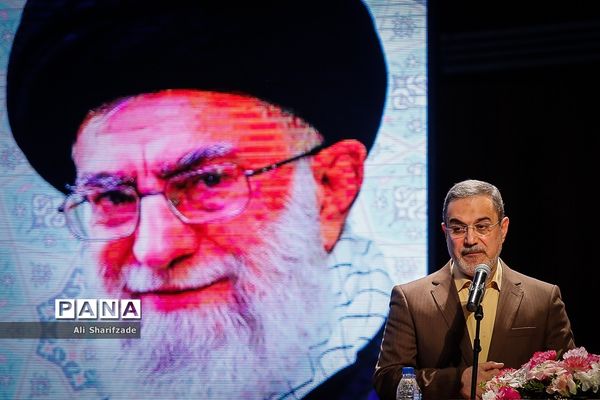 استقبال فرهنگیان از همایش گرامیداشت هفته تربیت اسلامی