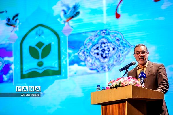 استقبال فرهنگیان از همایش گرامیداشت هفته تربیت اسلامی
