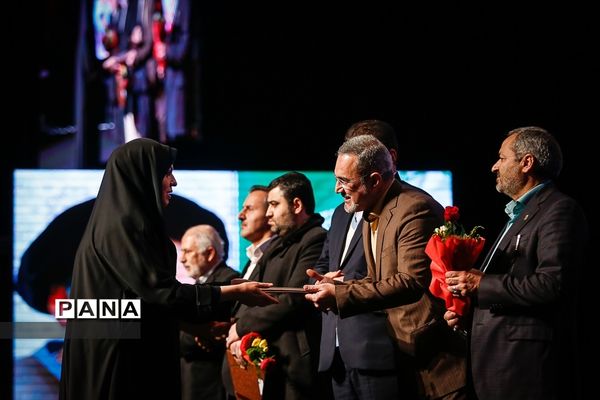 استقبال فرهنگیان از همایش گرامیداشت هفته تربیت اسلامی