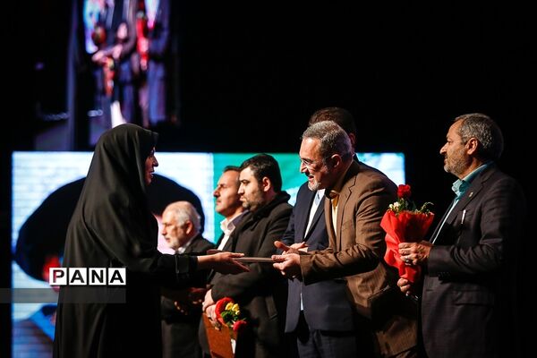 استقبال فرهنگیان از همایش گرامیداشت هفته تربیت اسلامی