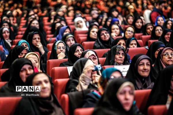 استقبال فرهنگیان از همایش گرامیداشت هفته تربیت اسلامی