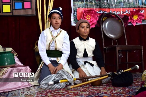 برگزاری مسابقات گلستان خوانی در گله دار