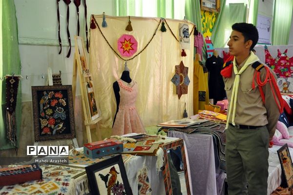 نمایشگاه  توانمندی‌های بانوان استان خراسان جنوبی در هنرستان کوثر