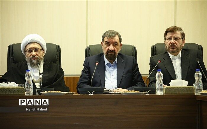 چرا مجمع تشخیص نمی‌تواند یک تصمیم بگیرد؟