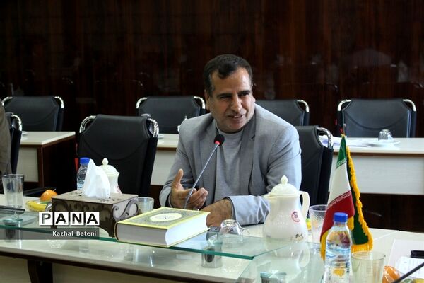 جلسه هم اندیشی کارشناسان انجمن اولیاء و مربیان شهرستان‌ها و مناطق استان بوشهر