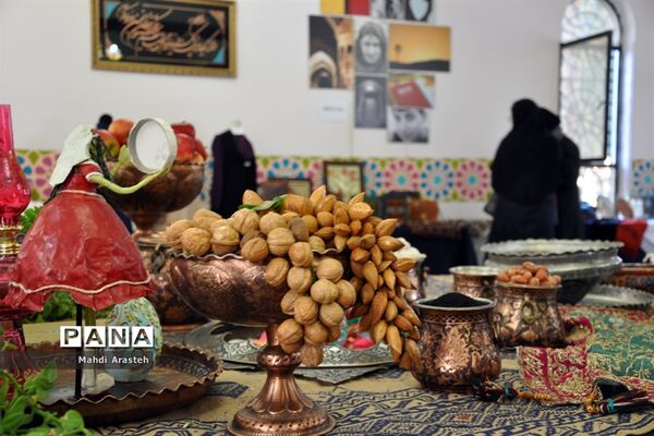 نمایشگاه توانمندی‌های بانوان استان خراسان جنوبی در هنرستان رسالت