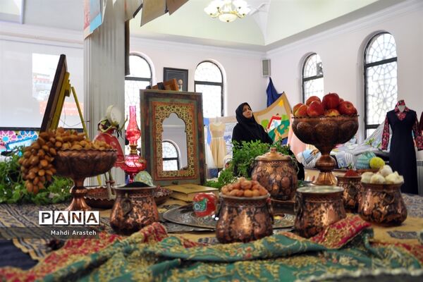 نمایشگاه توانمندی‌های بانوان استان خراسان جنوبی در هنرستان رسالت