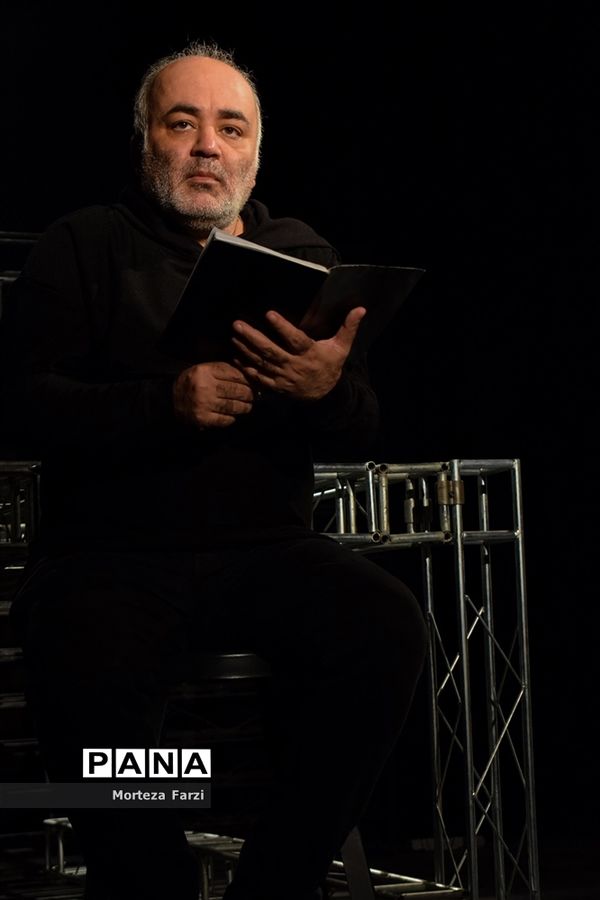 اجرای نمایش آسمان روزهای برفی