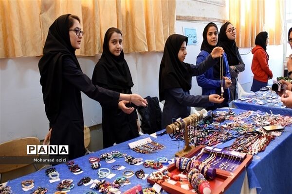 بازارچه کارآفرینی دختران یاس