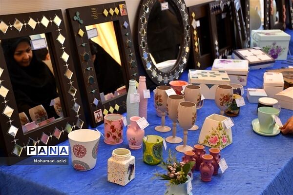 بازارچه کارآفرینی دختران یاس
