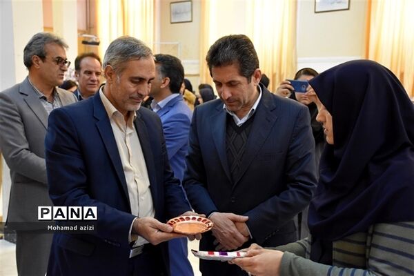 بازارچه کارآفرینی دختران یاس