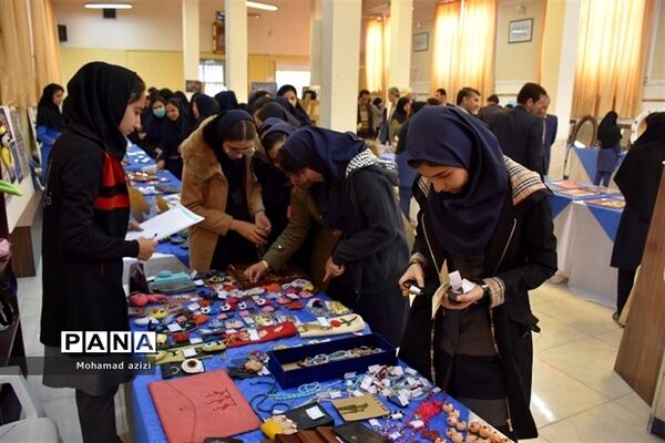بازارچه کارآفرینی دختران یاس