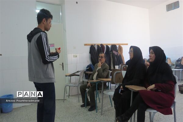 بازارچه کار و فناوری دبیرستان شهید صدوقی دوره اول
