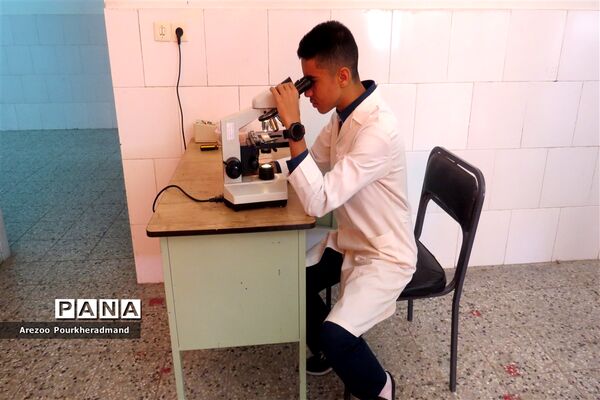 بازارچه کار و فناوری دبیرستان شهید صدوقی دوره اول