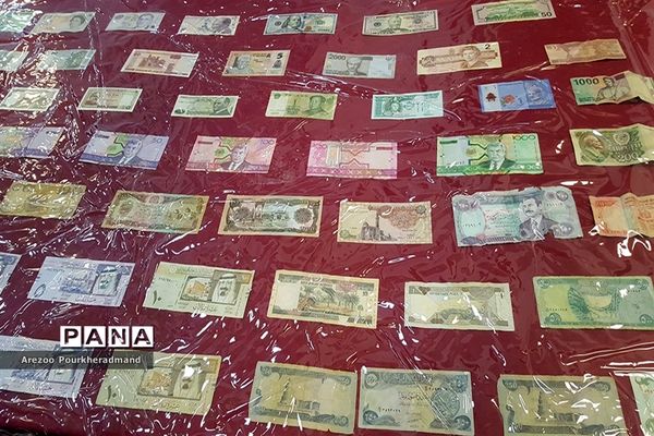 آیین افتتاحیه نمایشگاه توانمندی‌های دانش‌آموزی دبیرستان شهید رحیمی‌فر میبد