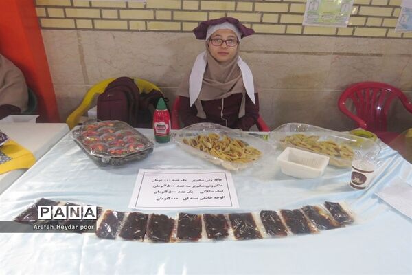 نمایشگاه و بازارچه دست سازهای دانش آموزان  دبیرستان شهیده سهام خیام  بوشهر-2