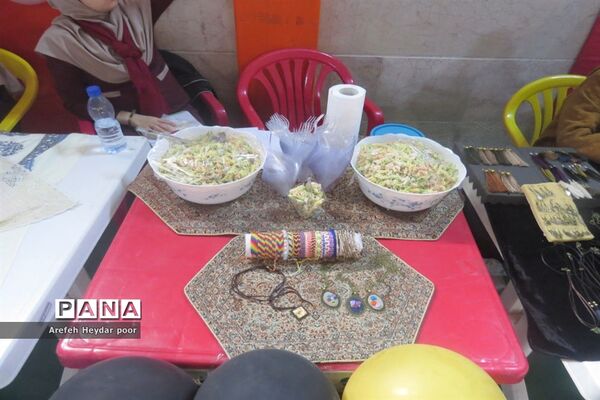 نمایشگاه و بازارچه دست سازهای دانش آموزان  دبیرستان شهیده سهام خیام  بوشهر-2
